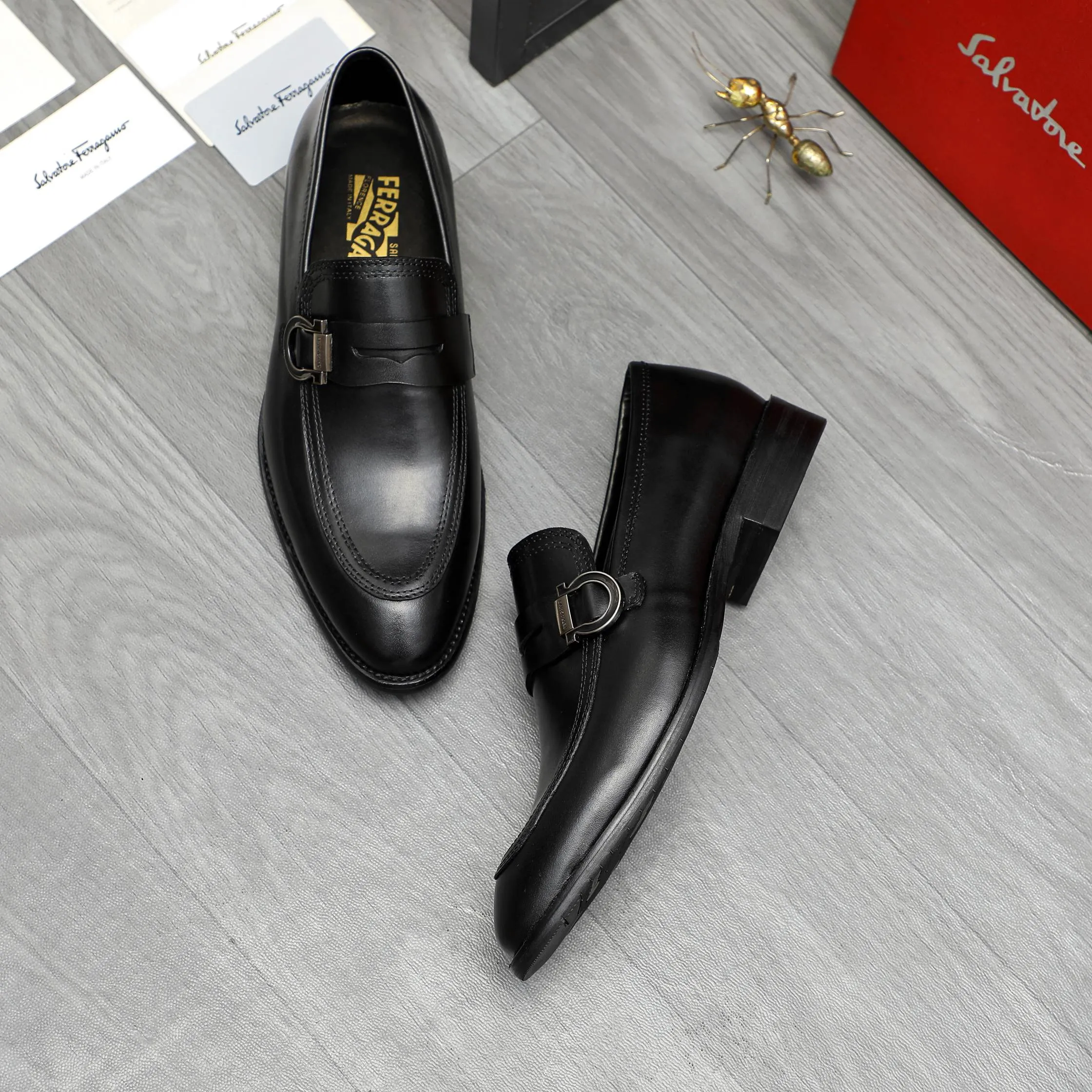 Men's men's shoes💰460 Product trademark: Ferragamo "Ferragamo" business slip-on leather shoes Regular size: 39-44 Product materials: Selected high-quality cowhide upper, cowhide lining, original outsole